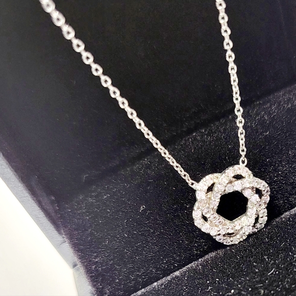 🛍️ | Sparkle & Dainty - Necklace - Knot - Wreath - Rhinestines- Crystal Sparkly - Picture 1 of 10